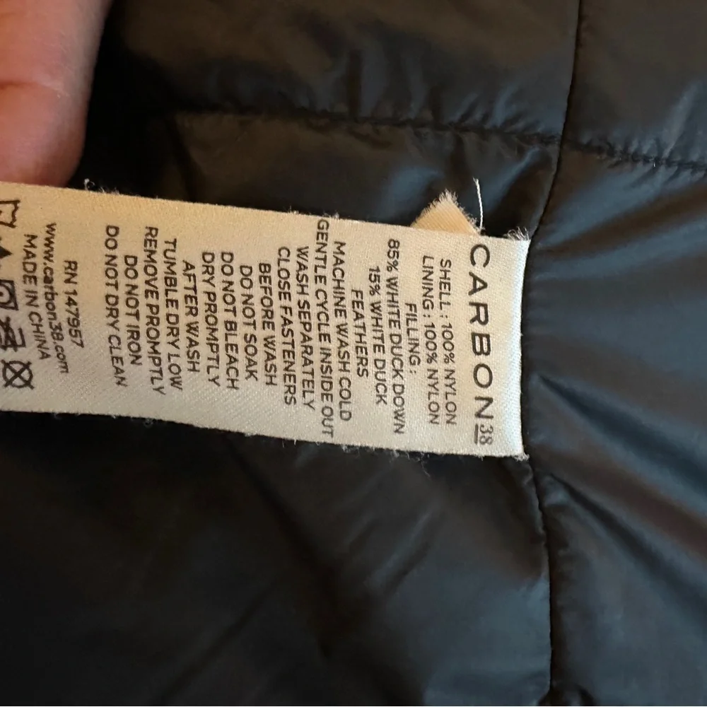 Carbon38 Shiny Black Takara Shine Puffer Jacket Medium - Picture 14 of 15